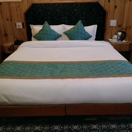 Hotel Yak Manāli Екстериор снимка