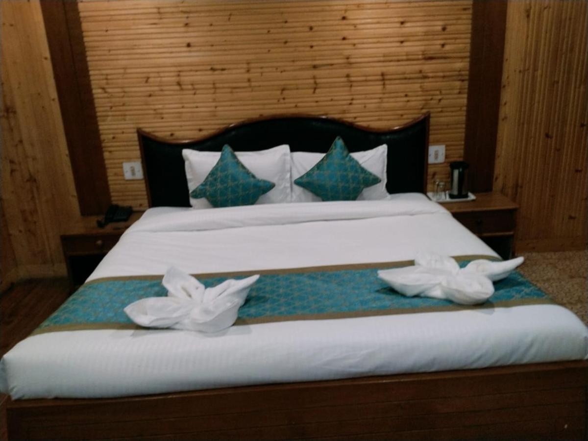 Hotel Yak Manāli Екстериор снимка