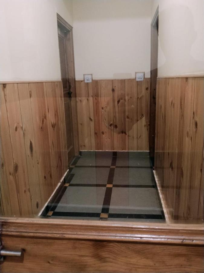 Hotel Yak Manāli Екстериор снимка