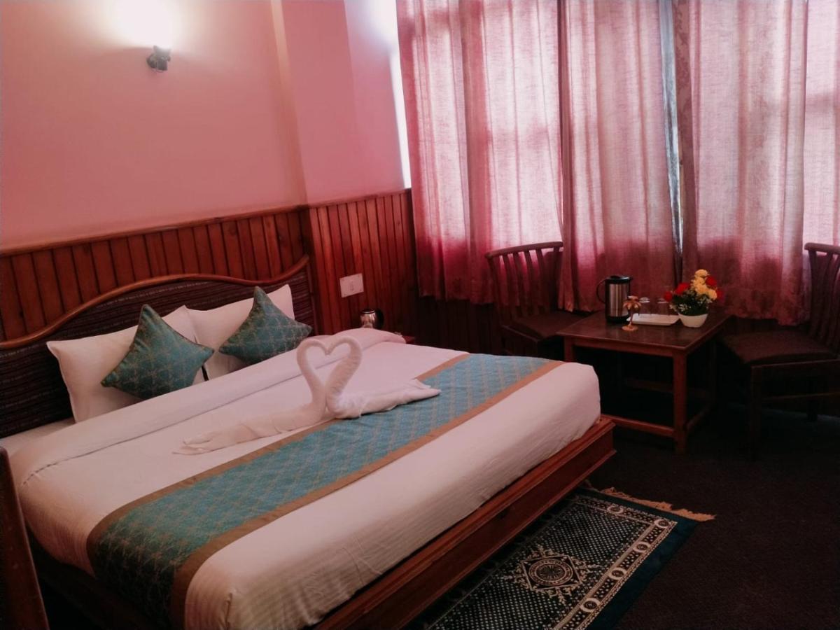 Hotel Yak Manāli Екстериор снимка