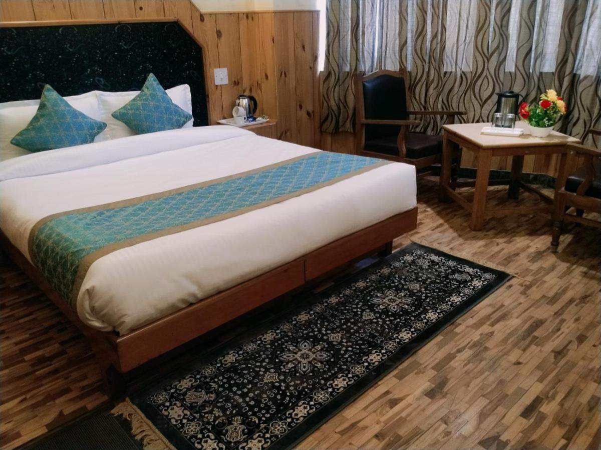 Hotel Yak Manāli Екстериор снимка