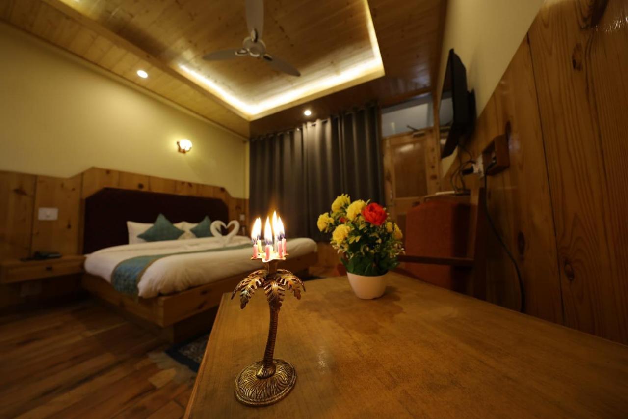 Hotel Yak Manāli Екстериор снимка