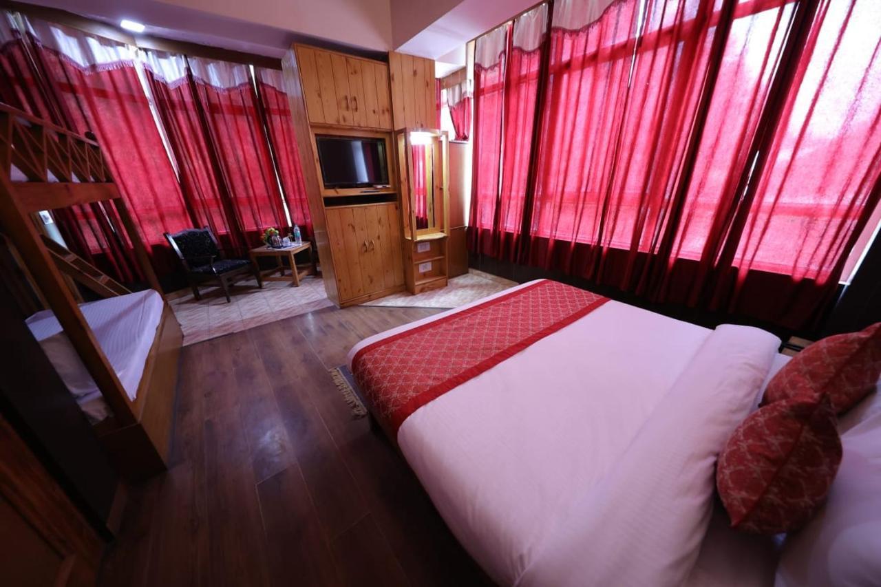 Hotel Yak Manāli Екстериор снимка