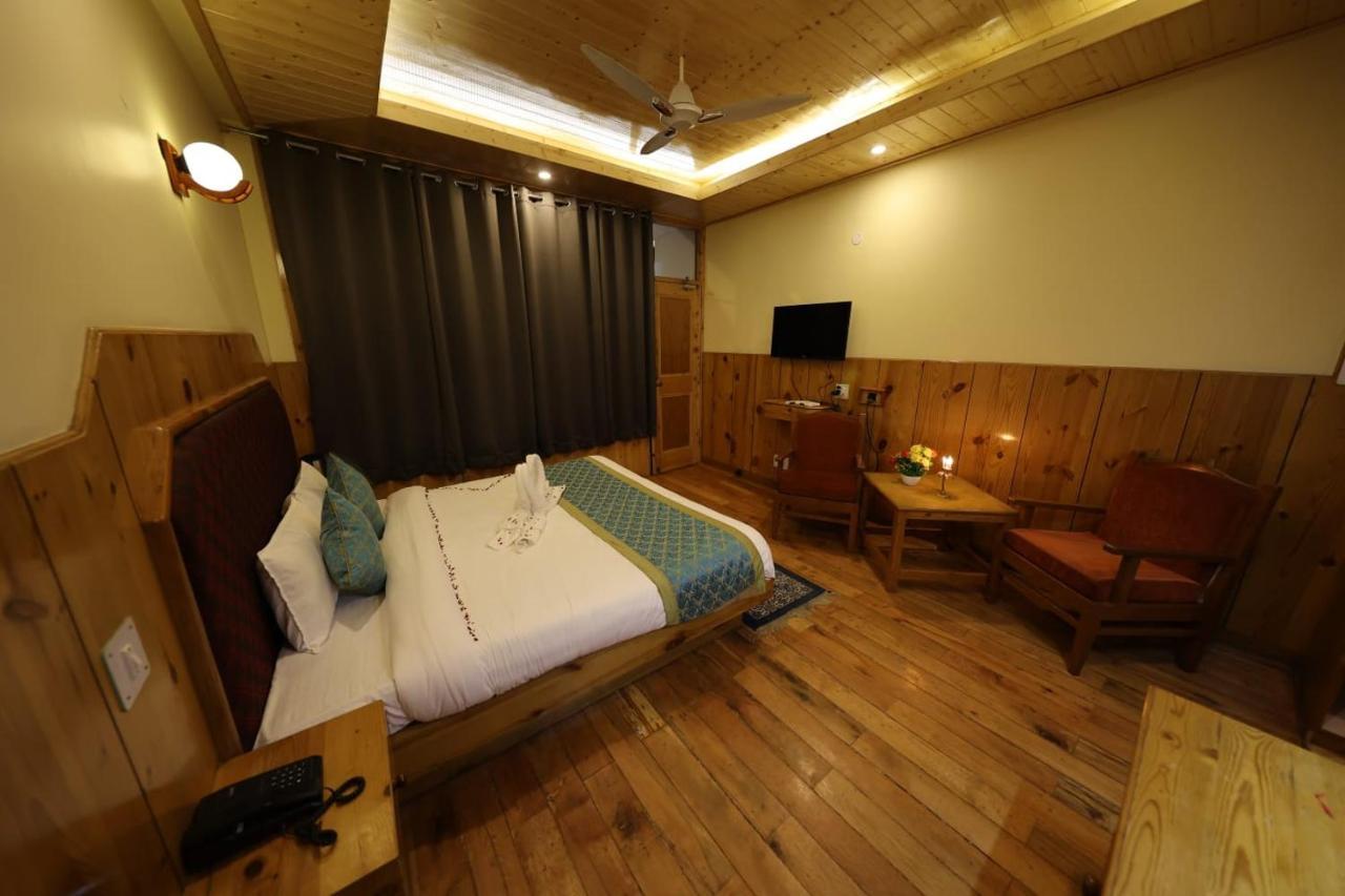 Hotel Yak Manāli Екстериор снимка