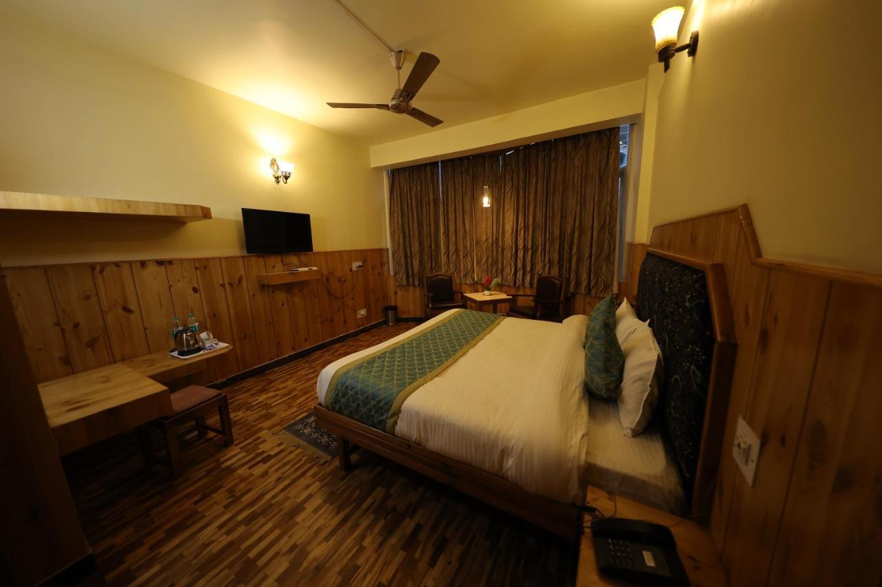 Hotel Yak Manāli Екстериор снимка