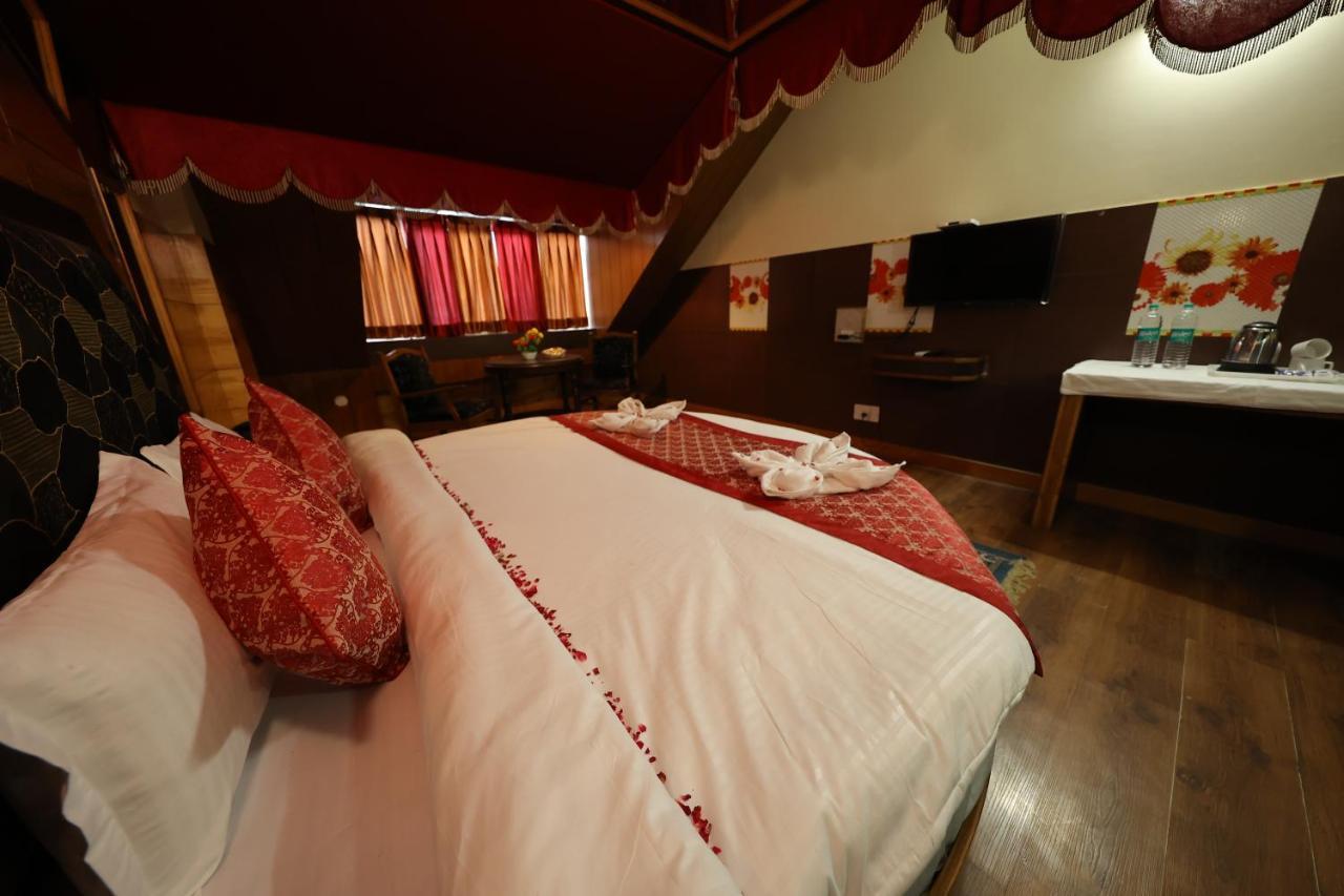 Hotel Yak Manāli Екстериор снимка
