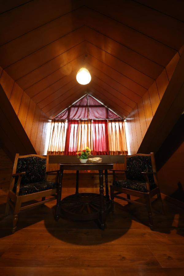 Hotel Yak Manāli Екстериор снимка