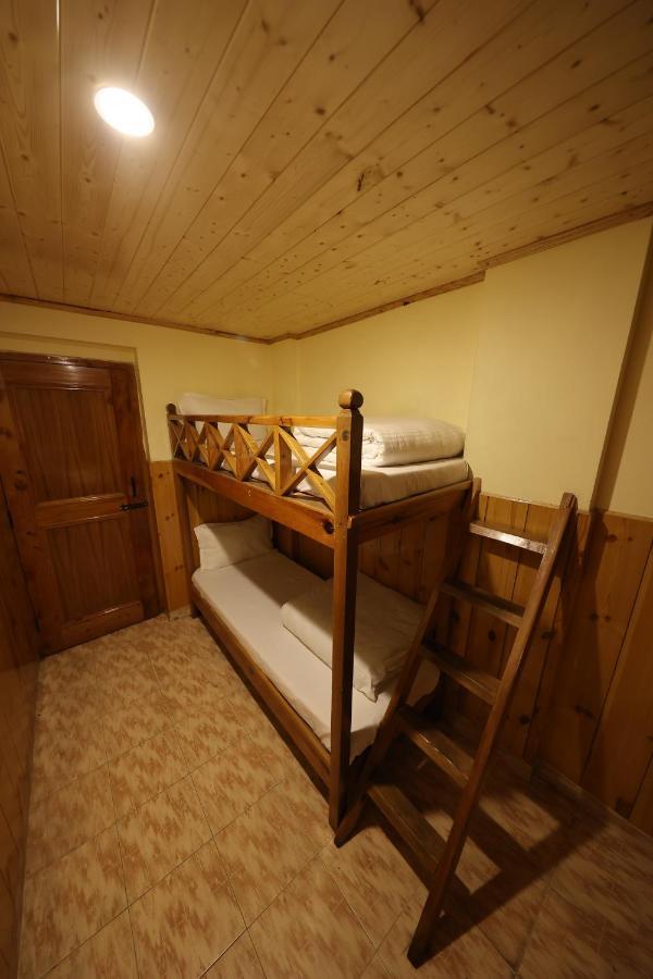 Hotel Yak Manāli Екстериор снимка