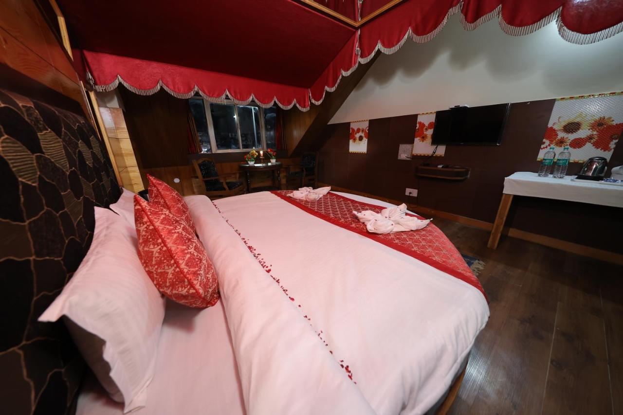 Hotel Yak Manāli Екстериор снимка